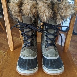 Sorel Joan of arctic snow boots